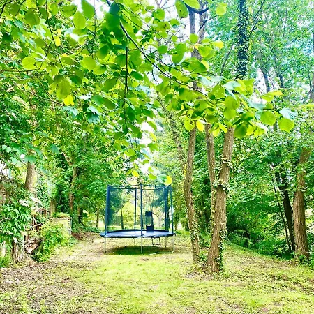 La Dependance De La Des Oiseaux - Pierre