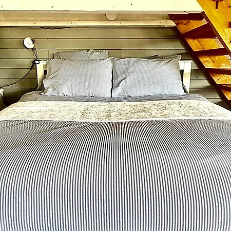 Bed & Breakfast La Dependance De La Des Oiseaux - Pierre 3*